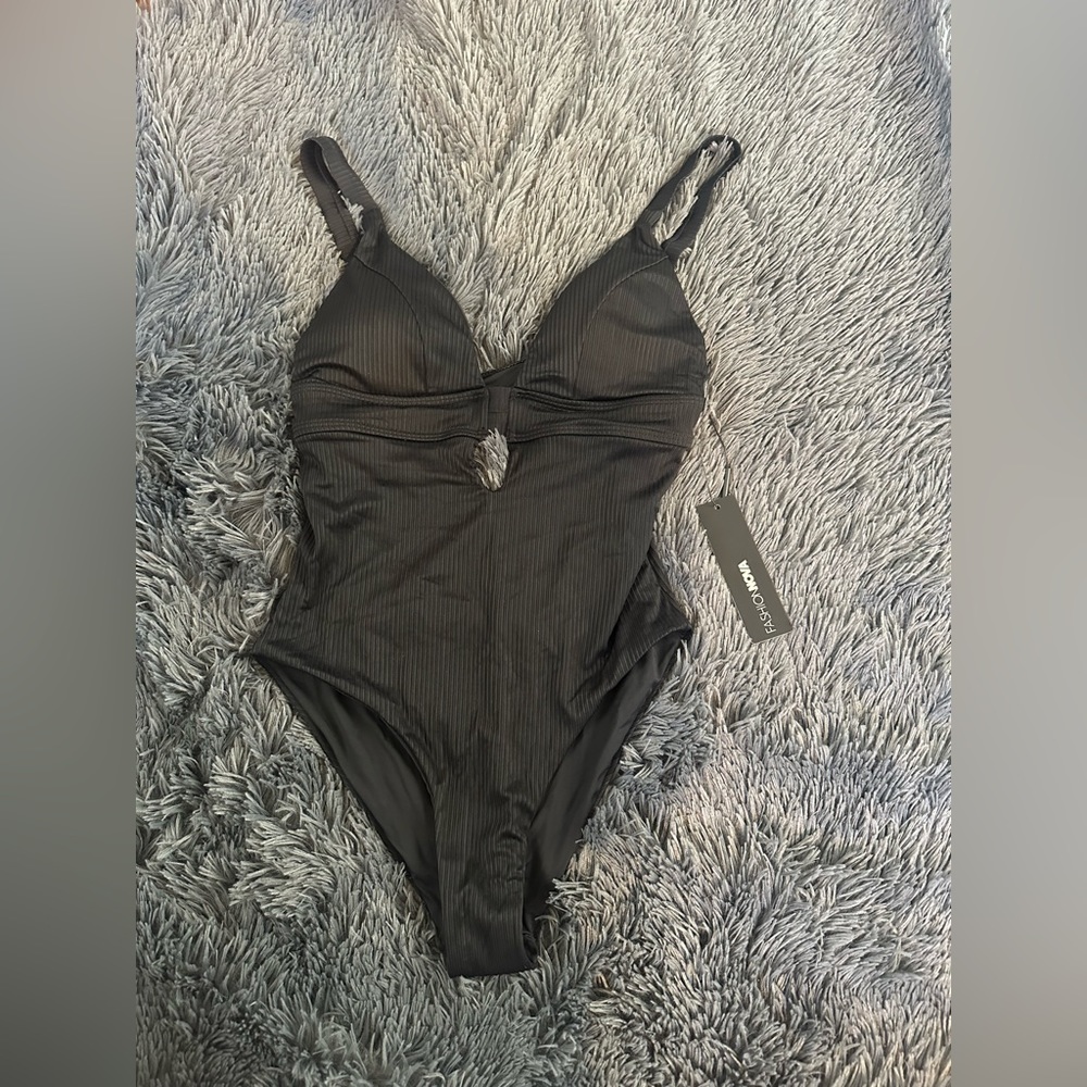 Fashion Nova swimwear